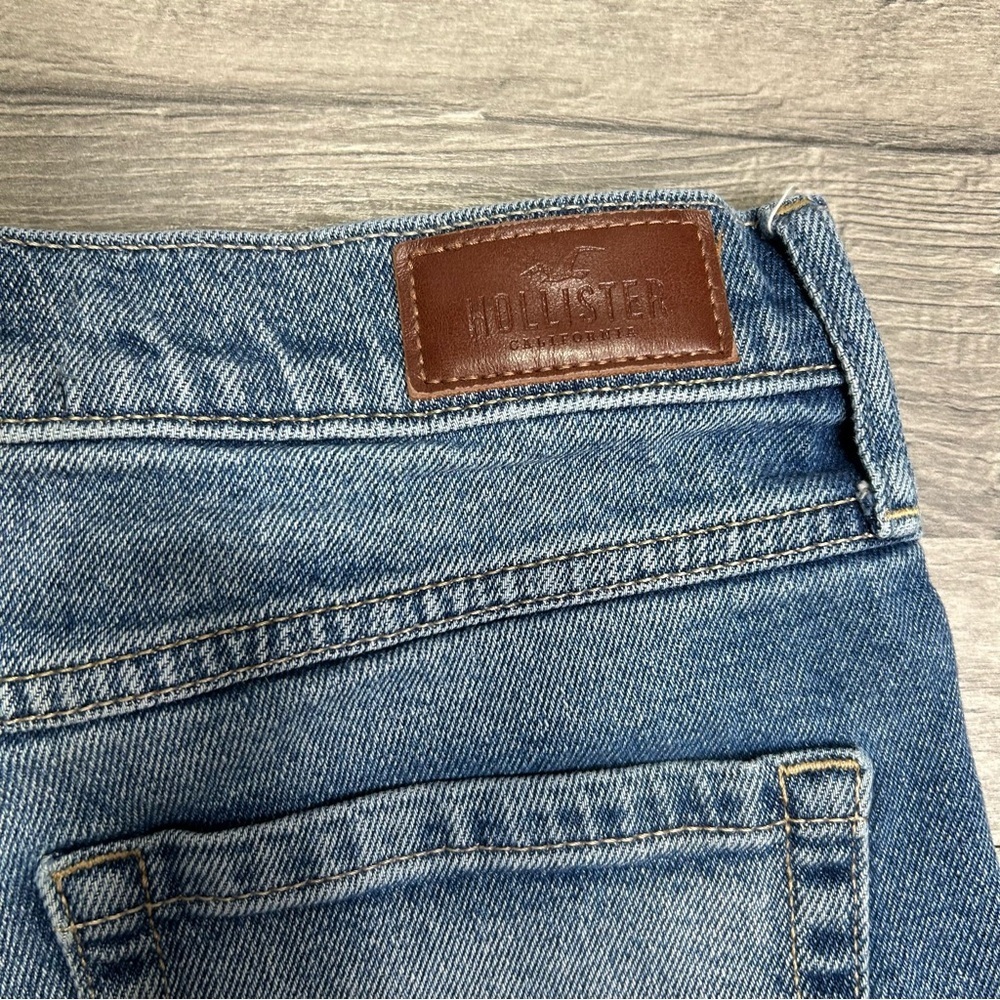 Hollister Blue Denim Jean Shorts with White Embroidery - Picture 7 of 8